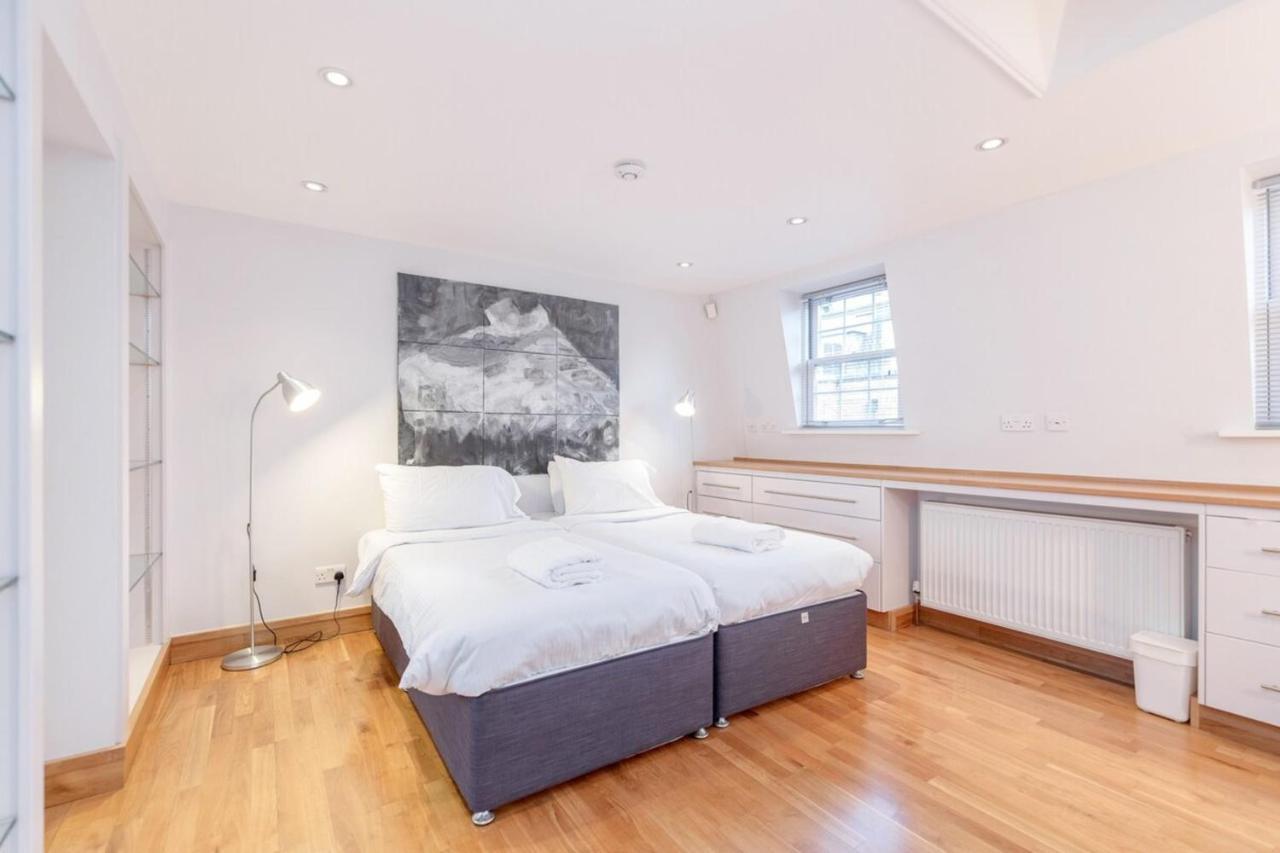 Beautiful Spacious 1BD Flat in Victoria Londra Exterior foto